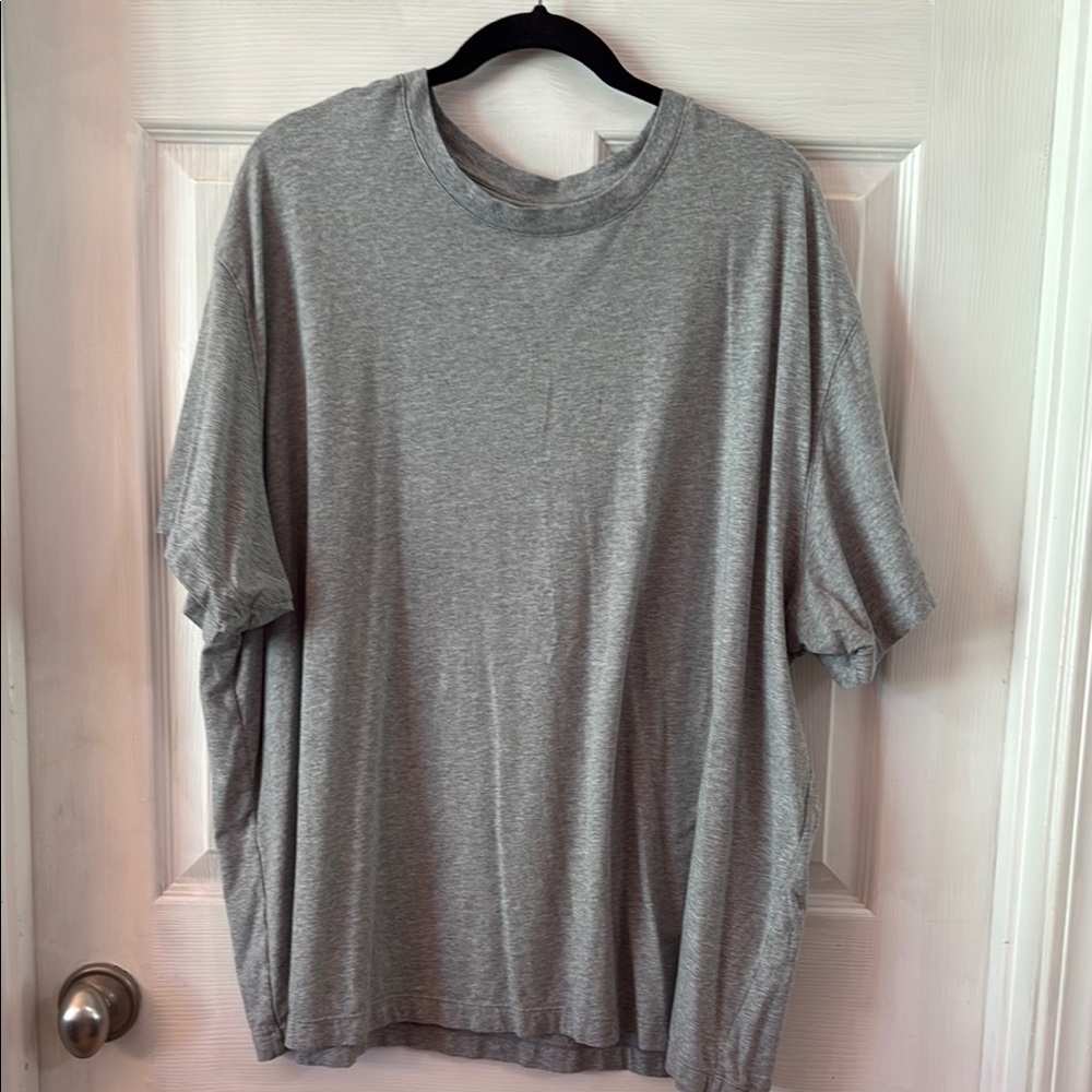 Fabletics Gray Short Sleeve Tee Classic Crew